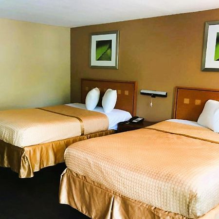 Oyo Hotel Tallahassee Downtown ภายนอก รูปภาพ